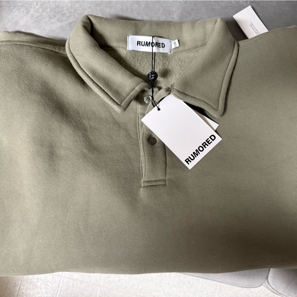 Rumored airport sweatshirt nwt small /medium